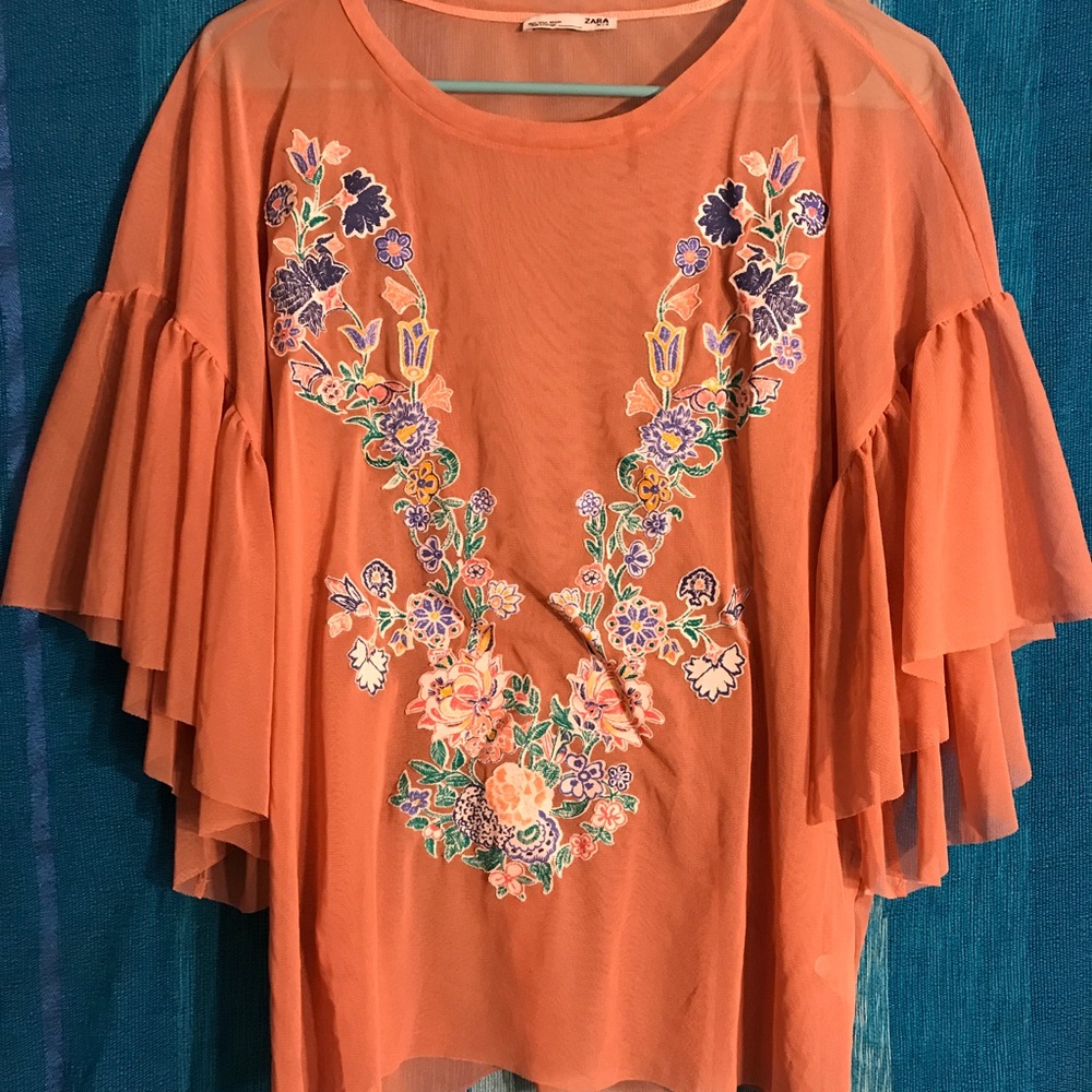 FLOWY MESH BLOUSE
